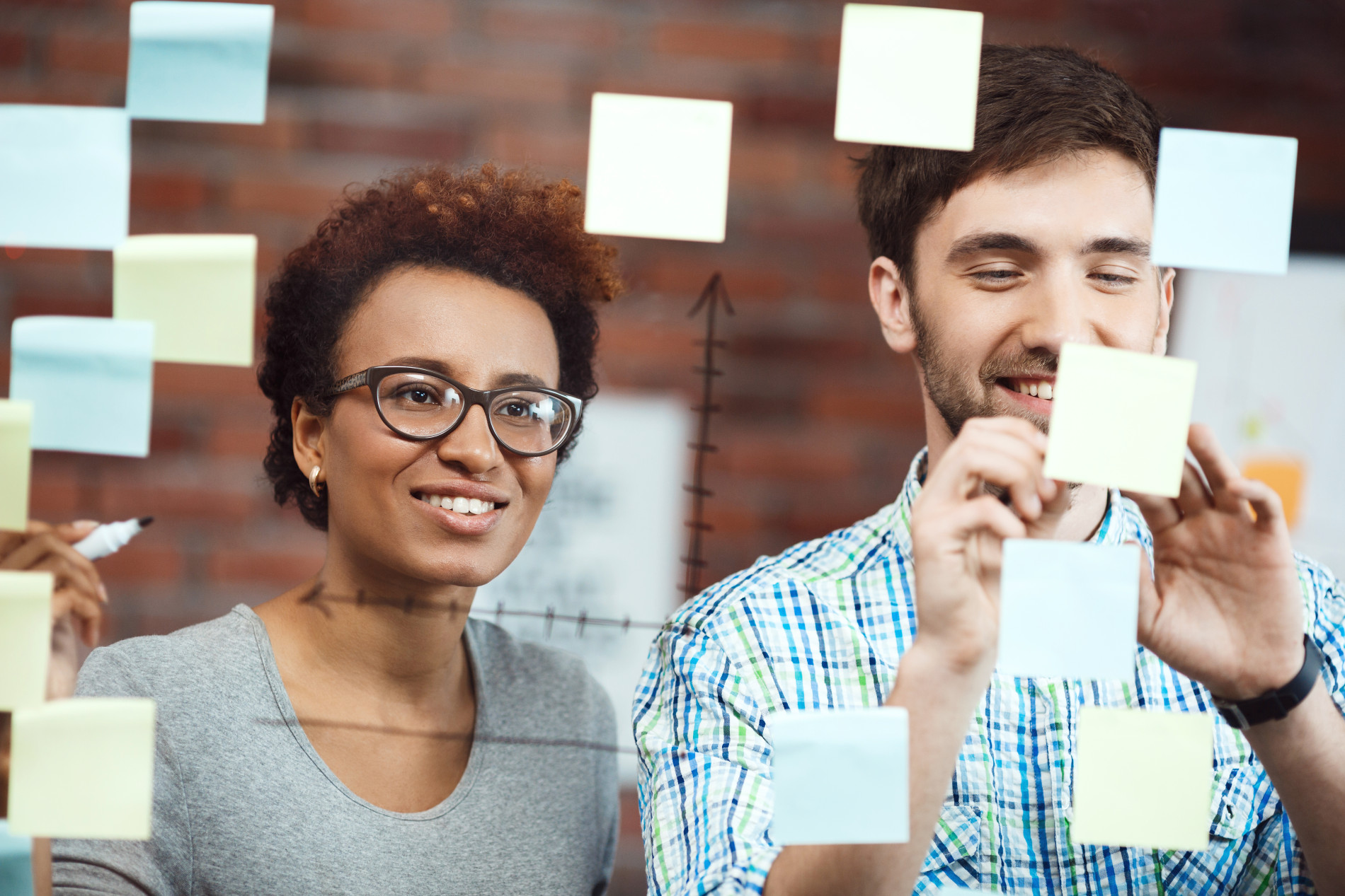 Comunicação Eficaz no Ambiente de Trabalho: dicas práticas para melhorar relacionamentos e resultados
